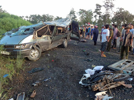 Hiện trường vụ tai nạn nghiêm trọng tại Đắk Lắk.
